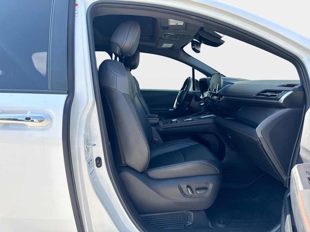 Thumbnail: 2021 Toyota Sienna - 24