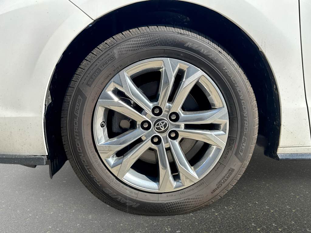 Thumbnail: 2021 Toyota Sienna - 7