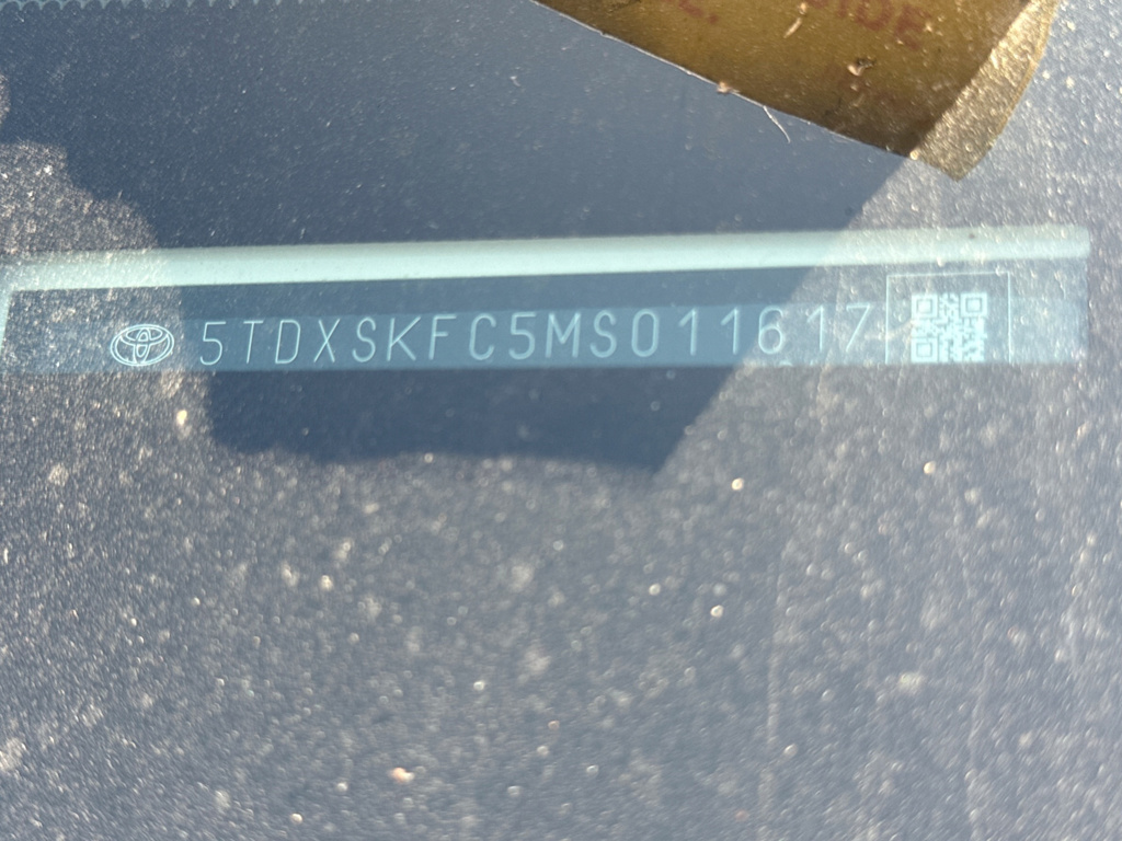 Thumbnail: 2021 Toyota Sienna - 18