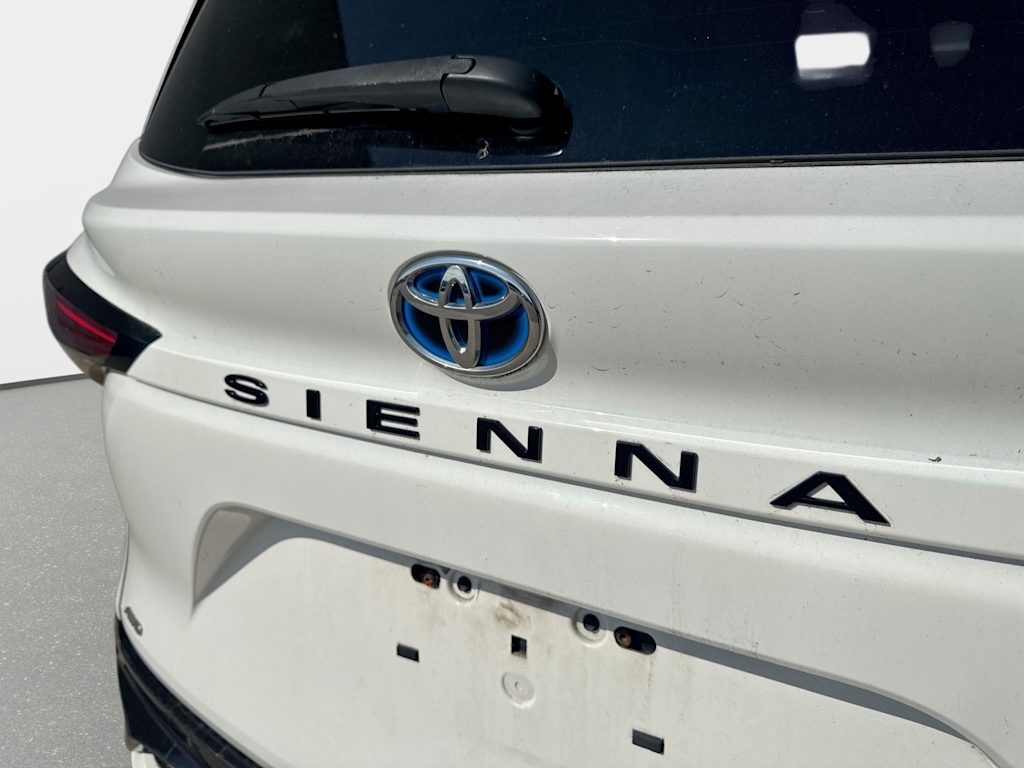 Thumbnail: 2021 Toyota Sienna - 6
