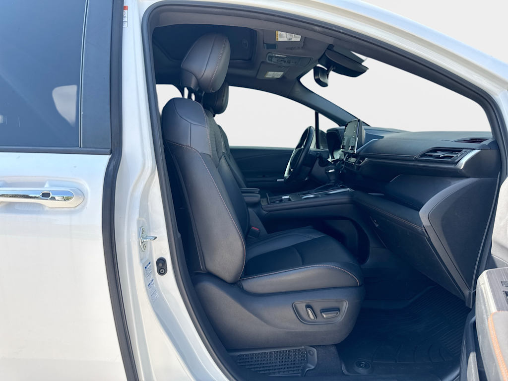 Thumbnail: 2021 Toyota Sienna - 24