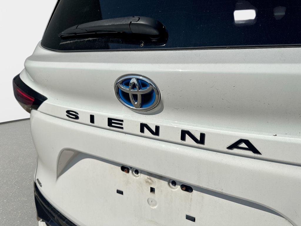 Thumbnail: 2021 Toyota Sienna - 6