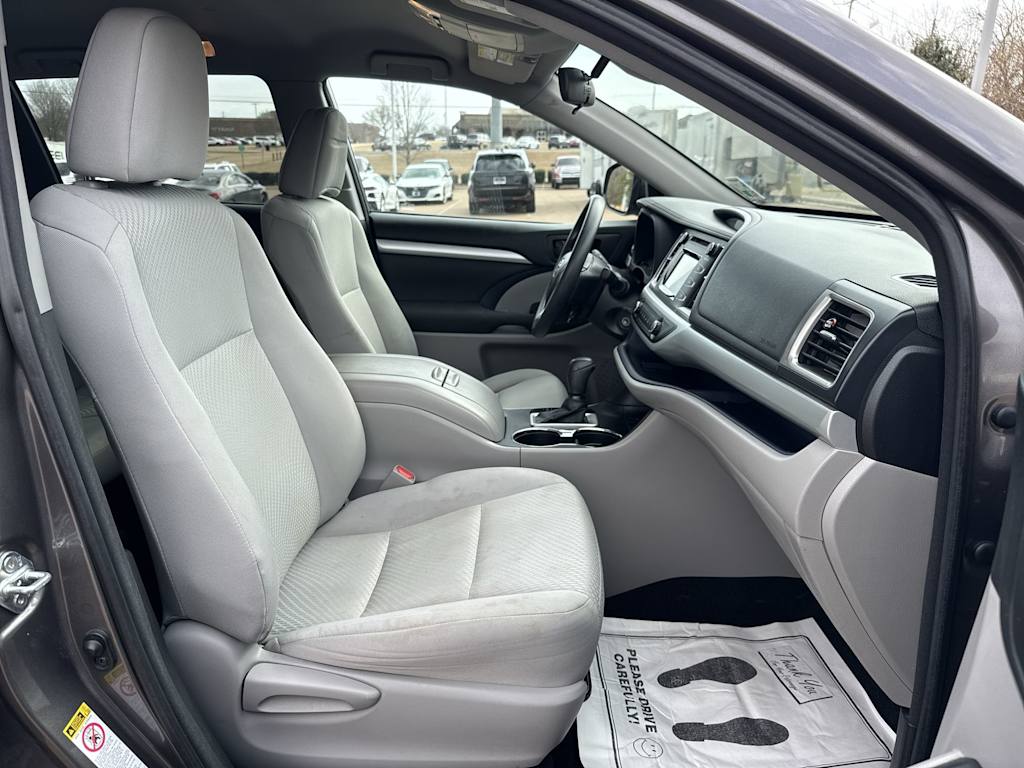 Thumbnail: 2017 Toyota Highlander - 26