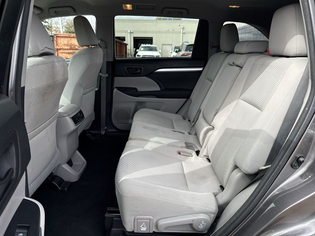 Thumbnail: 2017 Toyota Highlander - 24