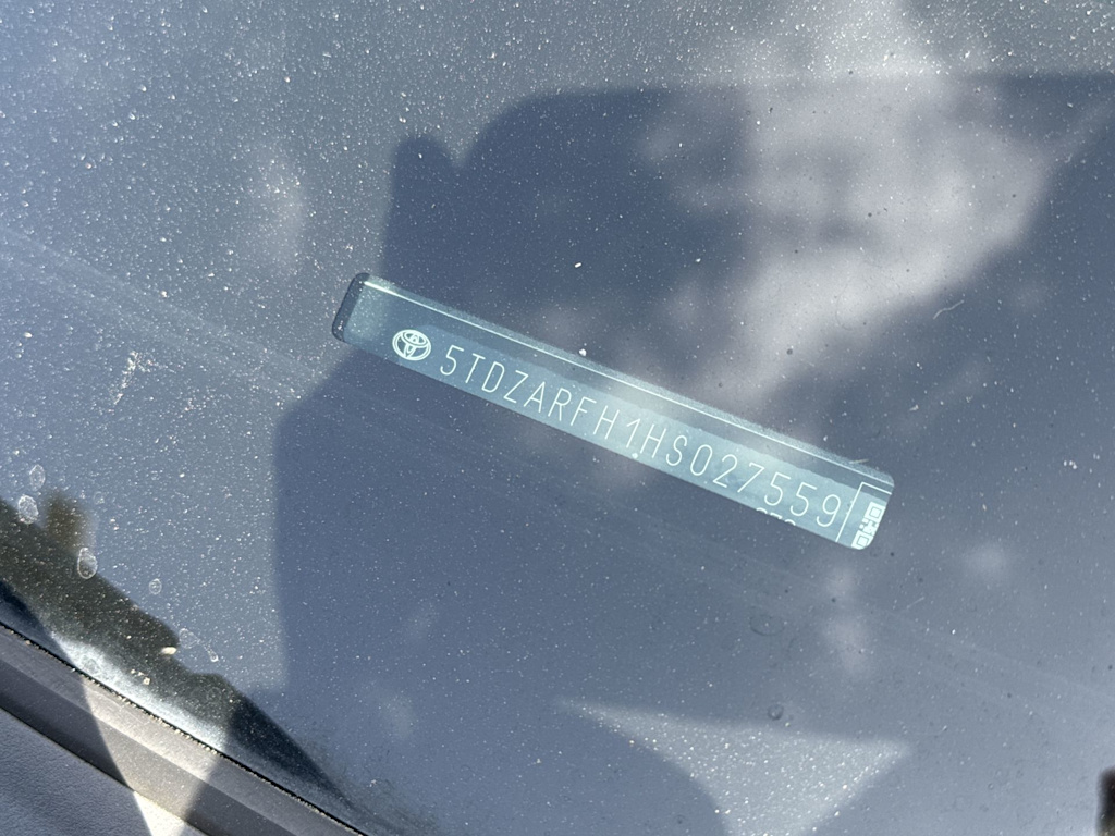 Thumbnail: 2017 Toyota Highlander - 19