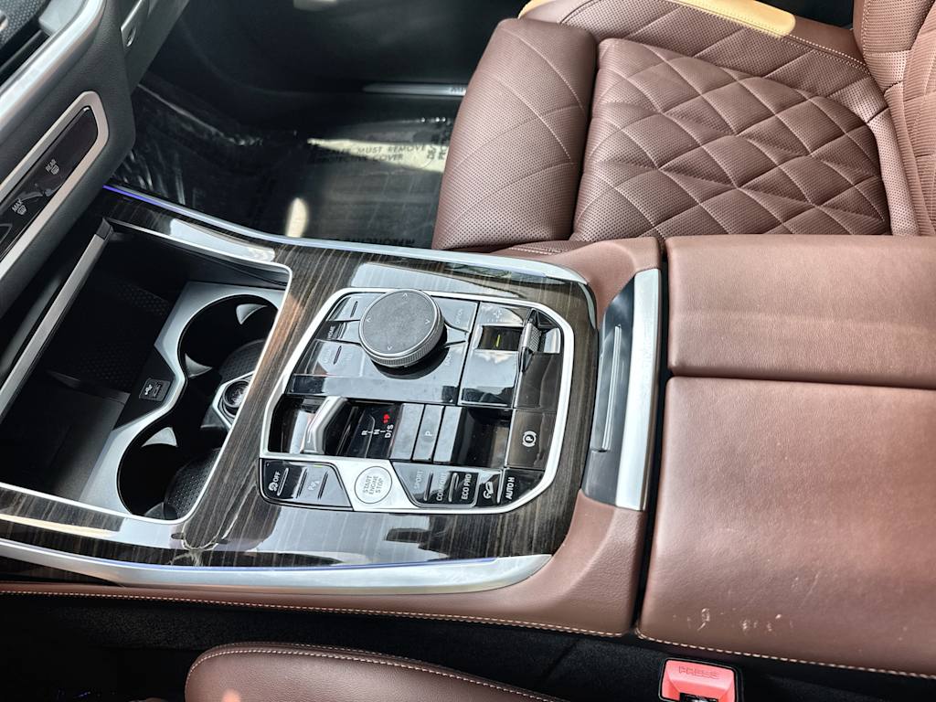 Thumbnail: 2024 BMW X7 - 16