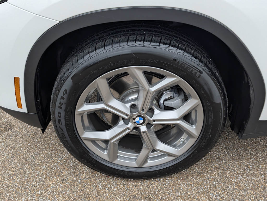 Thumbnail: 2025 BMW X4 - 7