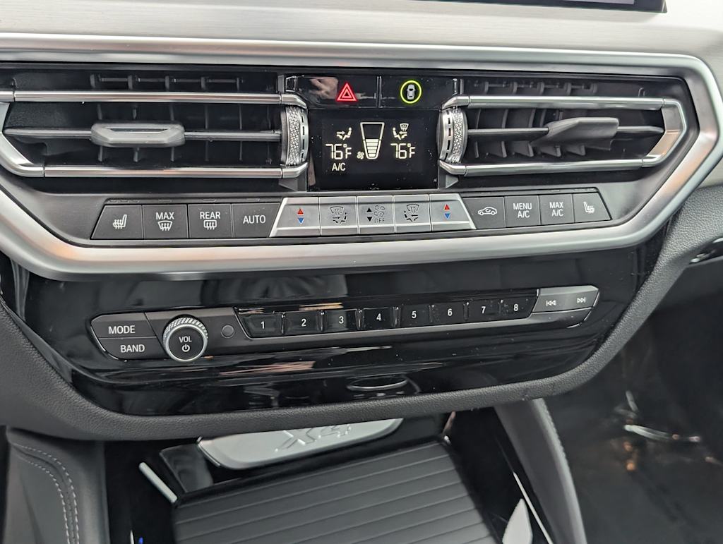 Thumbnail: 2025 BMW X4 - 21