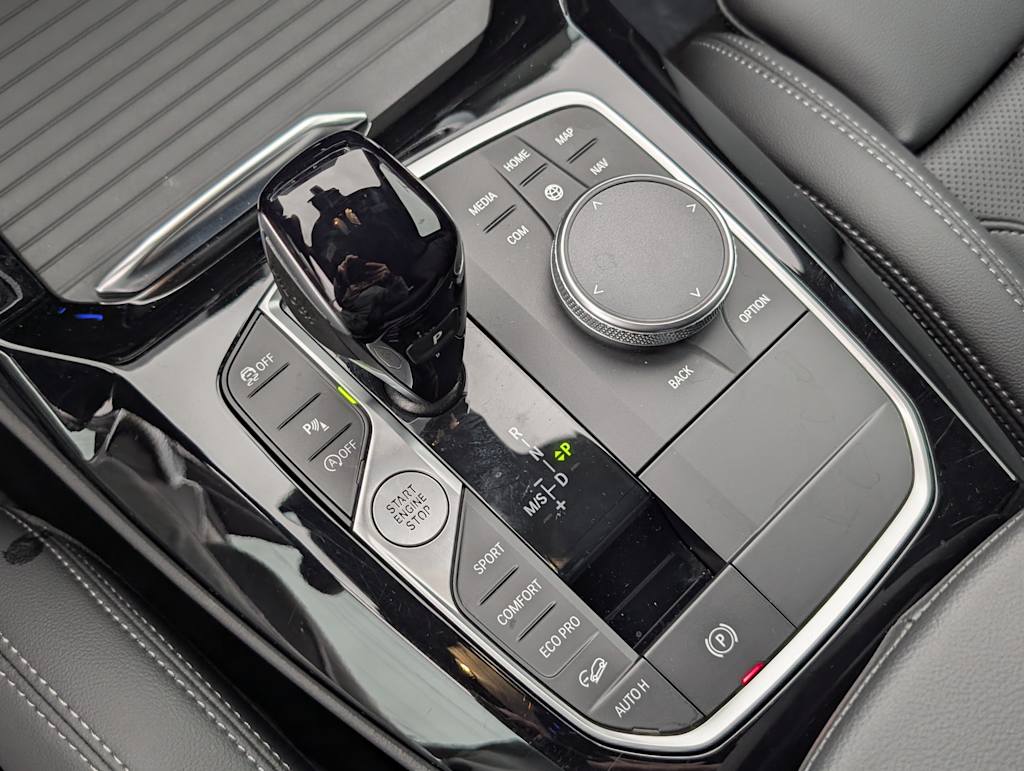 Thumbnail: 2025 BMW X4 - 13