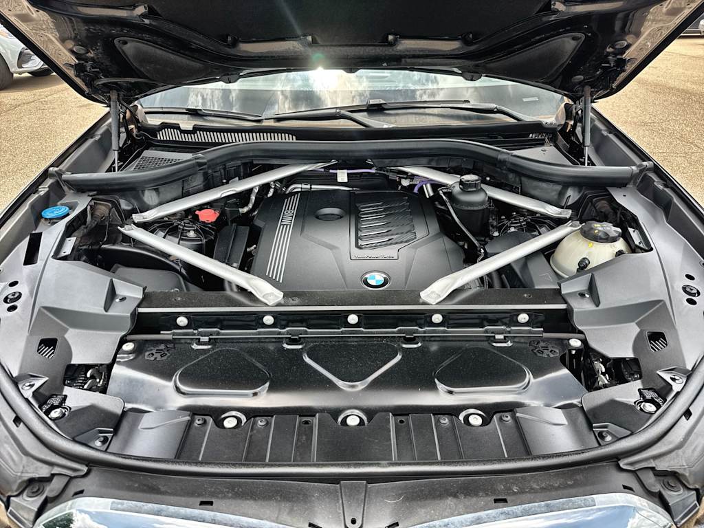 Thumbnail: 2023 BMW X5 - 9