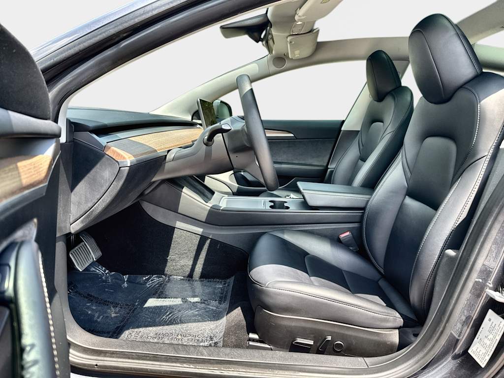 Thumbnail: 2023 Tesla Model 3 - 10