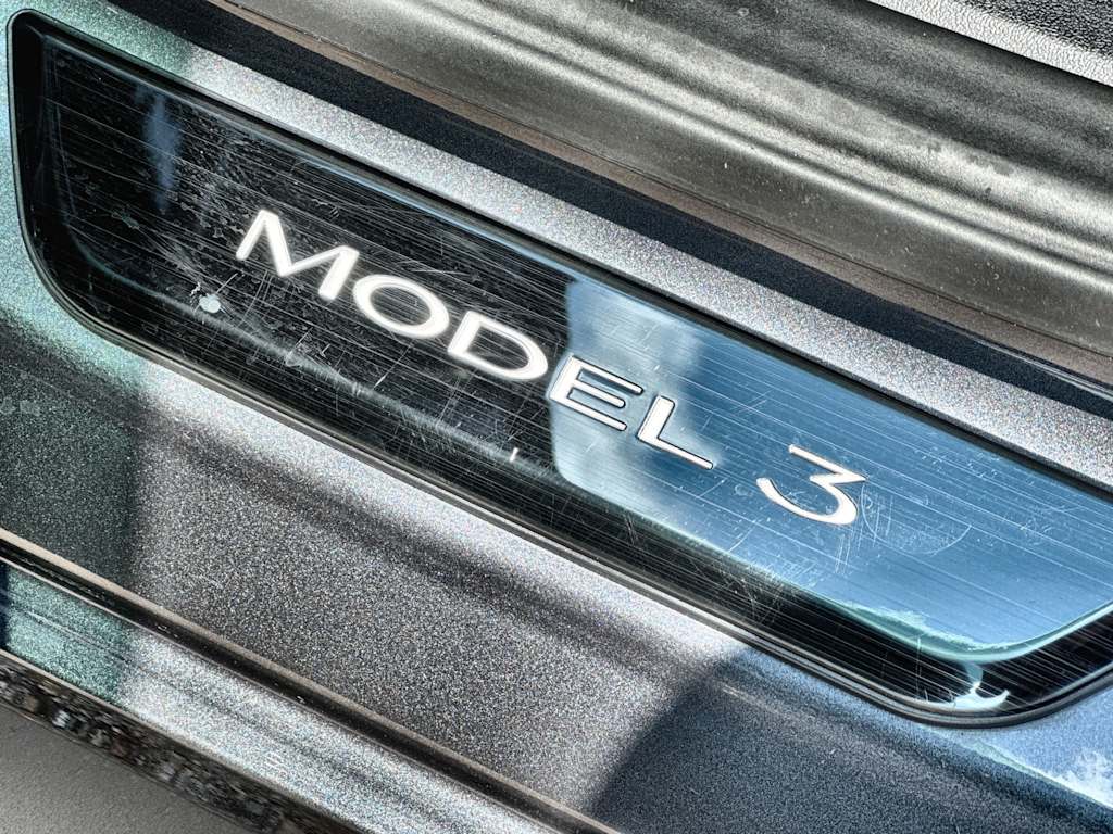 Thumbnail: 2023 Tesla Model 3 - 7