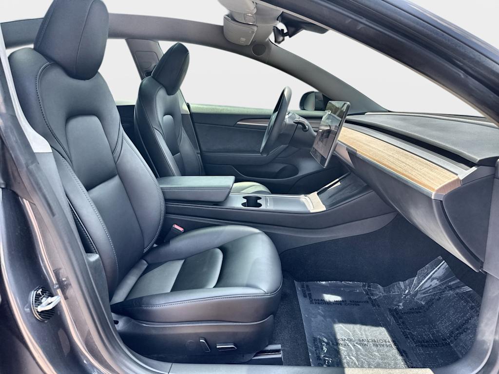 Thumbnail: 2023 Tesla Model 3 - 21