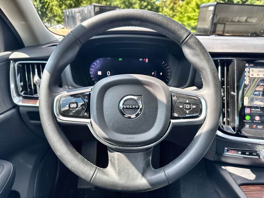 Thumbnail: 2025 Volvo S60 - 10
