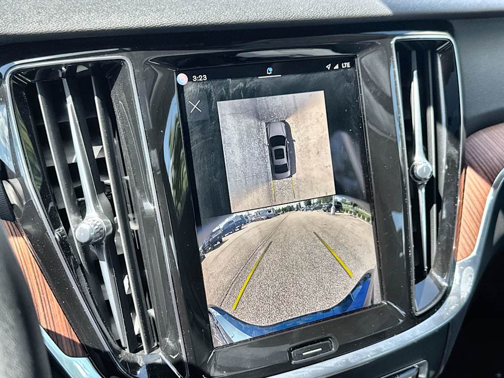 Thumbnail: 2025 Volvo S60 - 14