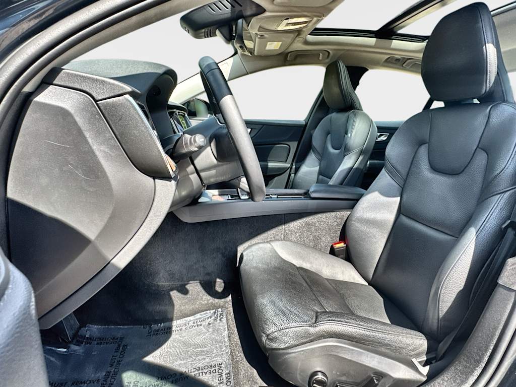 Thumbnail: 2025 Volvo S60 - 12