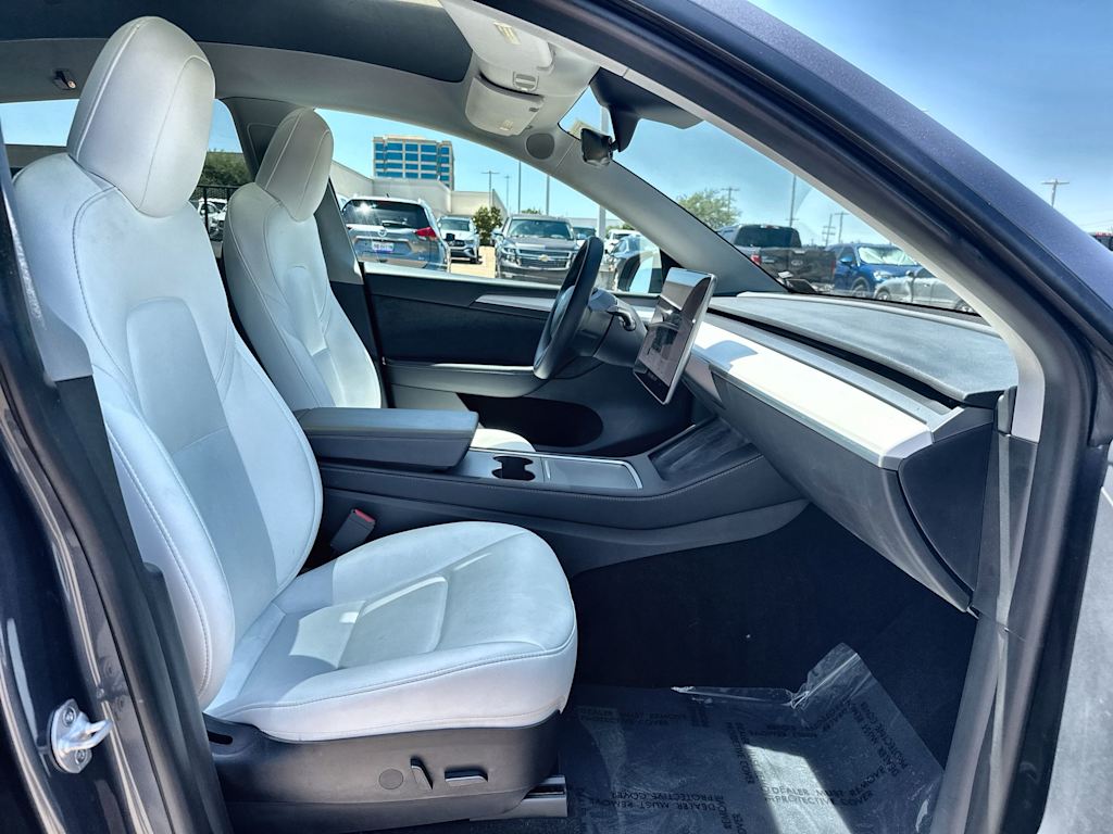 Thumbnail: 2023 Tesla Model Y - 18