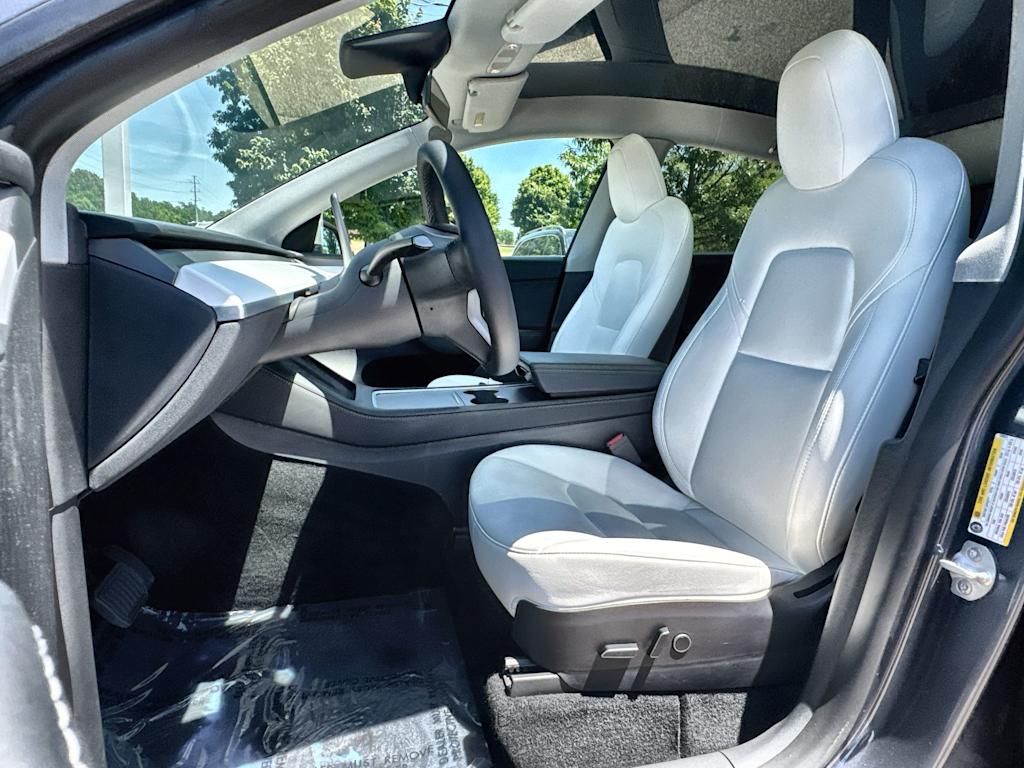 Thumbnail: 2023 Tesla Model Y - 11