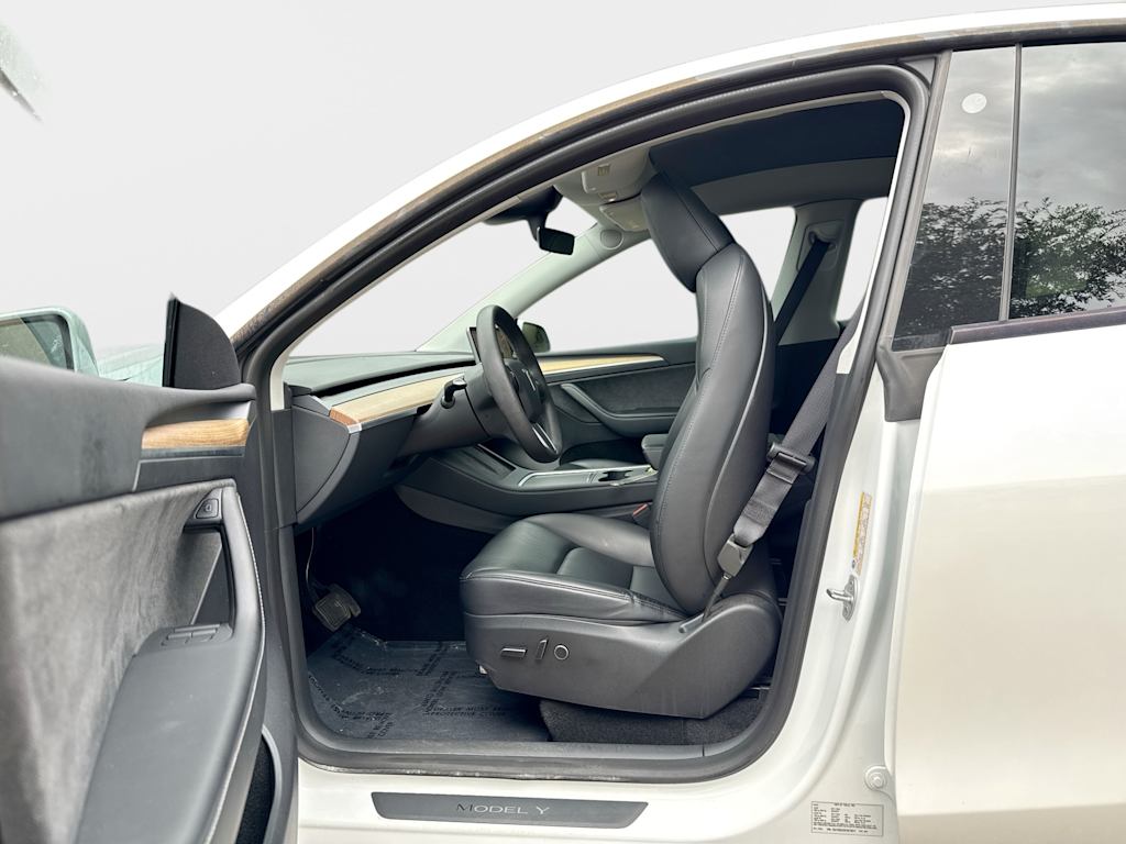 Thumbnail: 2023 Tesla Model Y - 20