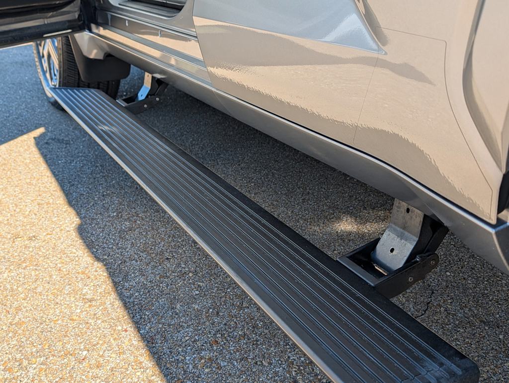 Thumbnail: 2023 Toyota Sequoia - 7