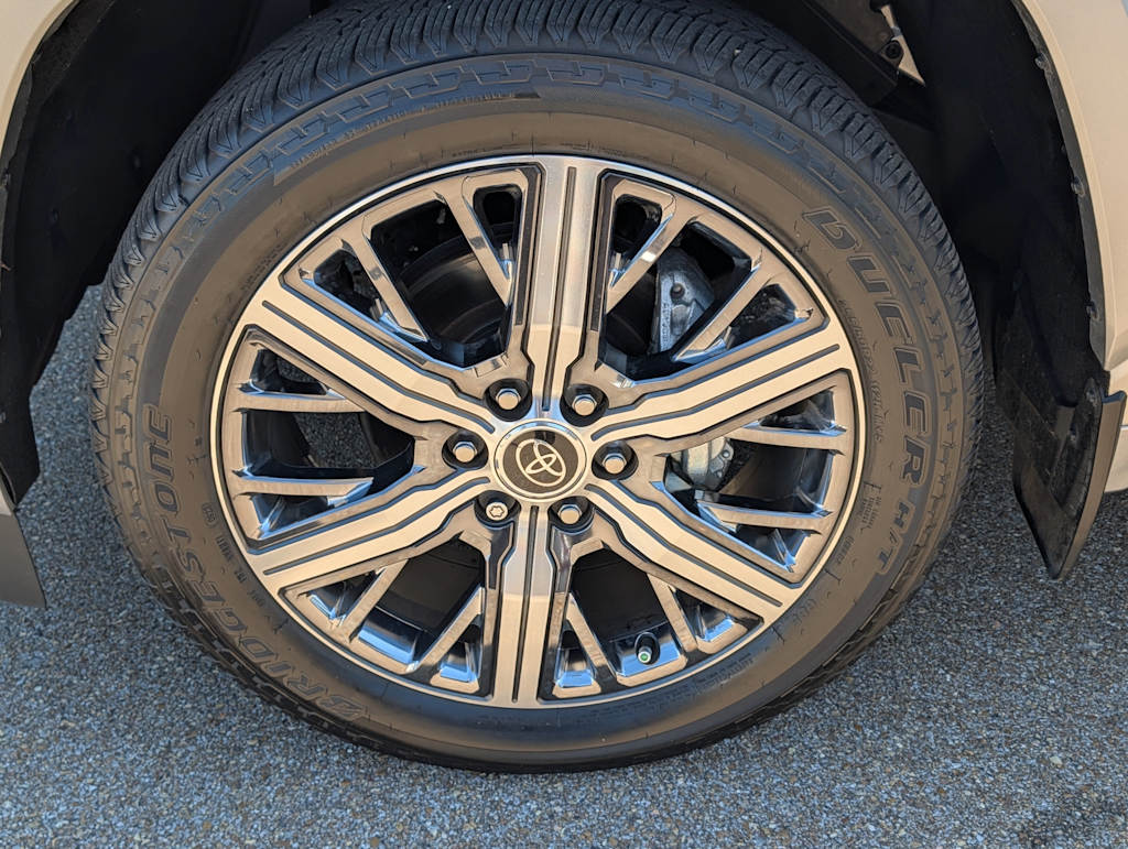 Thumbnail: 2023 Toyota Sequoia - 31