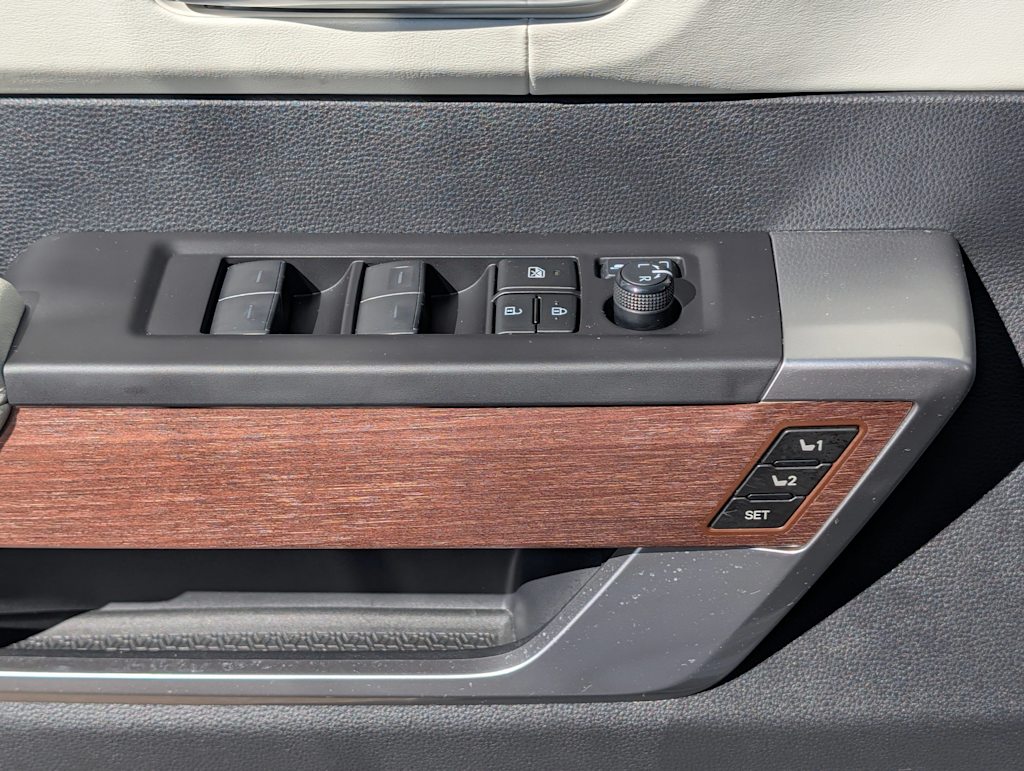 Thumbnail: 2023 Toyota Sequoia - 25