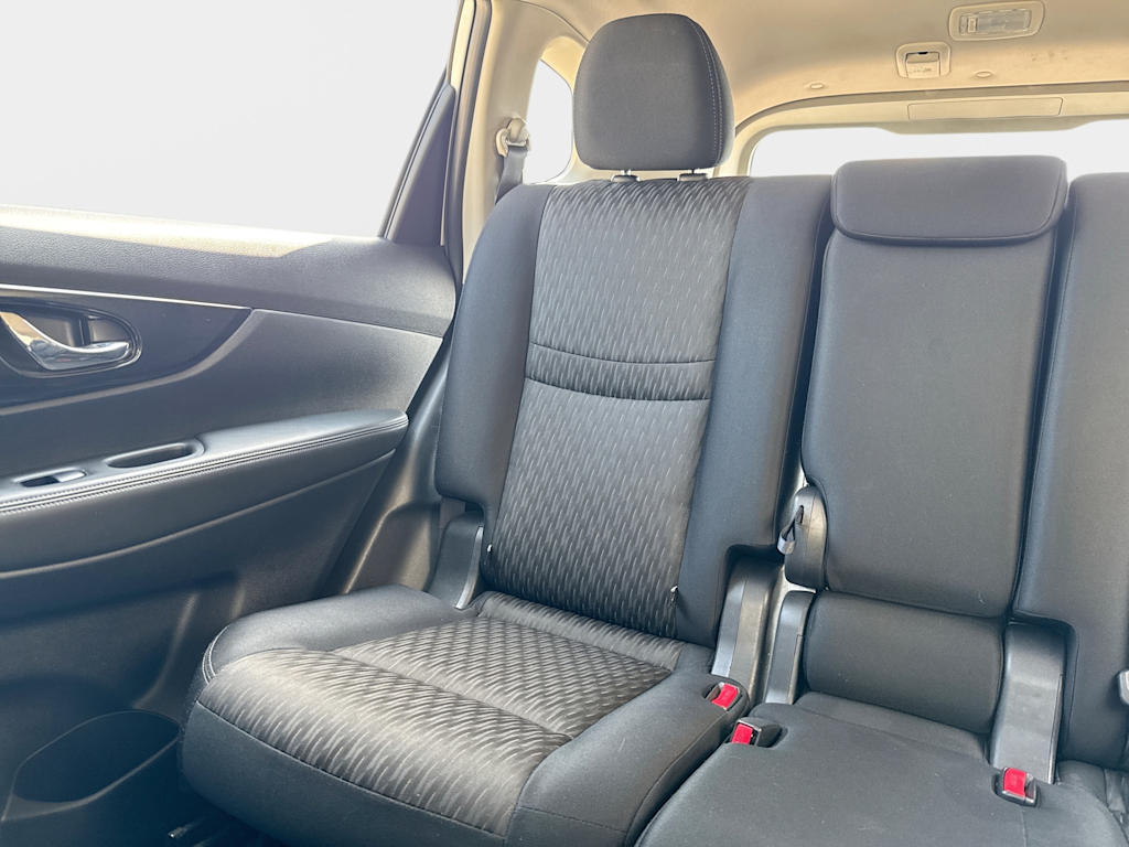 Thumbnail: 2017 Nissan Rogue - 27