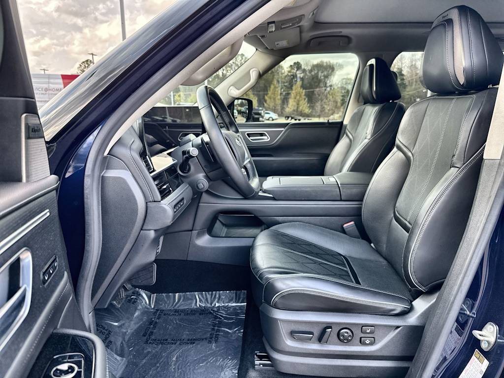 Thumbnail: 2025 INFINITI QX80 - 10