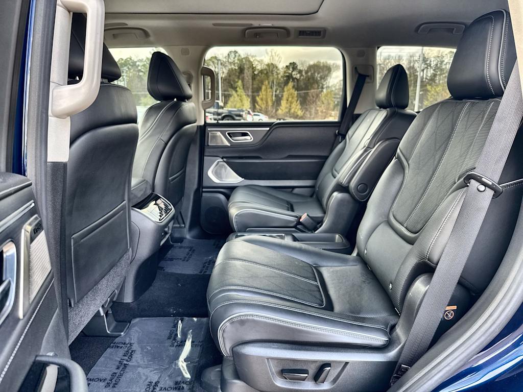 Thumbnail: 2025 INFINITI QX80 - 12