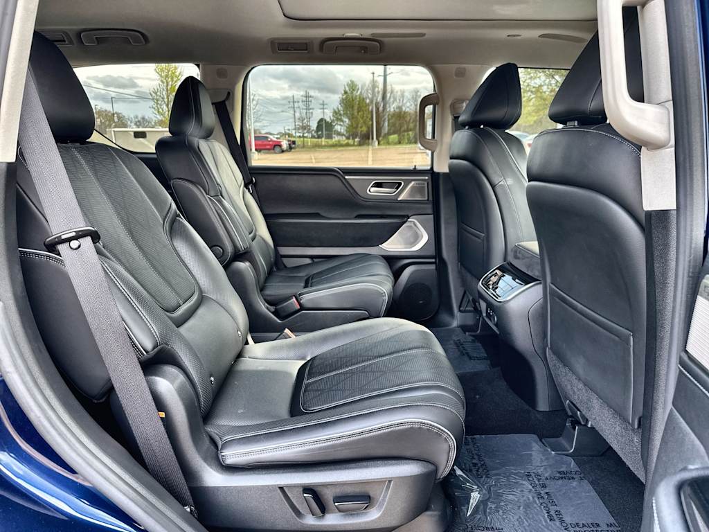 Thumbnail: 2025 INFINITI QX80 - 26