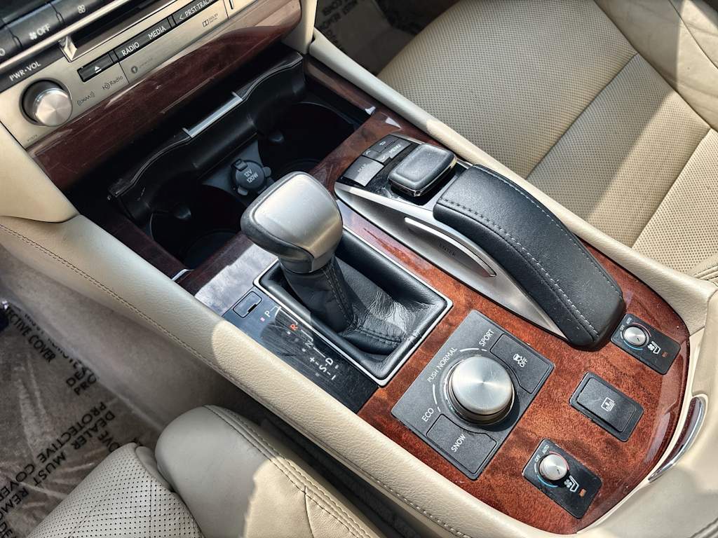 Thumbnail: 2017 Lexus LS - 24