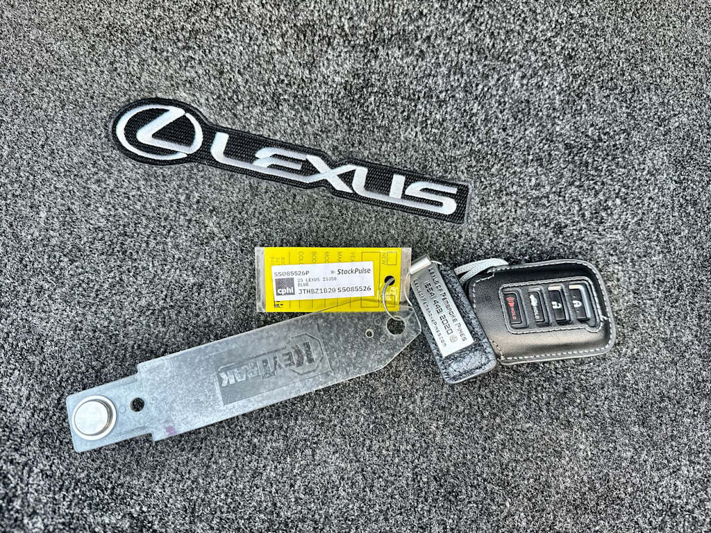 Thumbnail: 2025 Lexus ES - 28