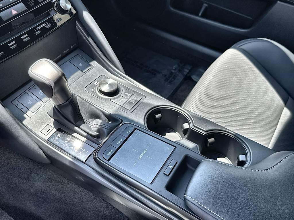 Thumbnail: 2025 Lexus ES - 15