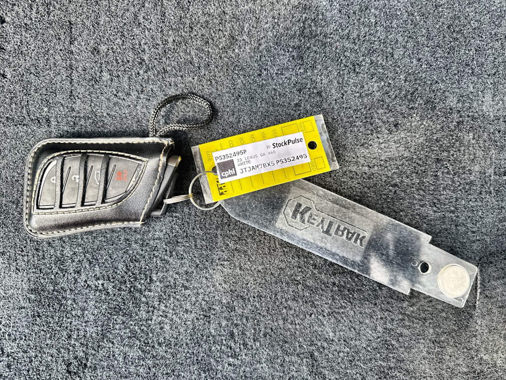 Thumbnail: 2023 Lexus GX - 18