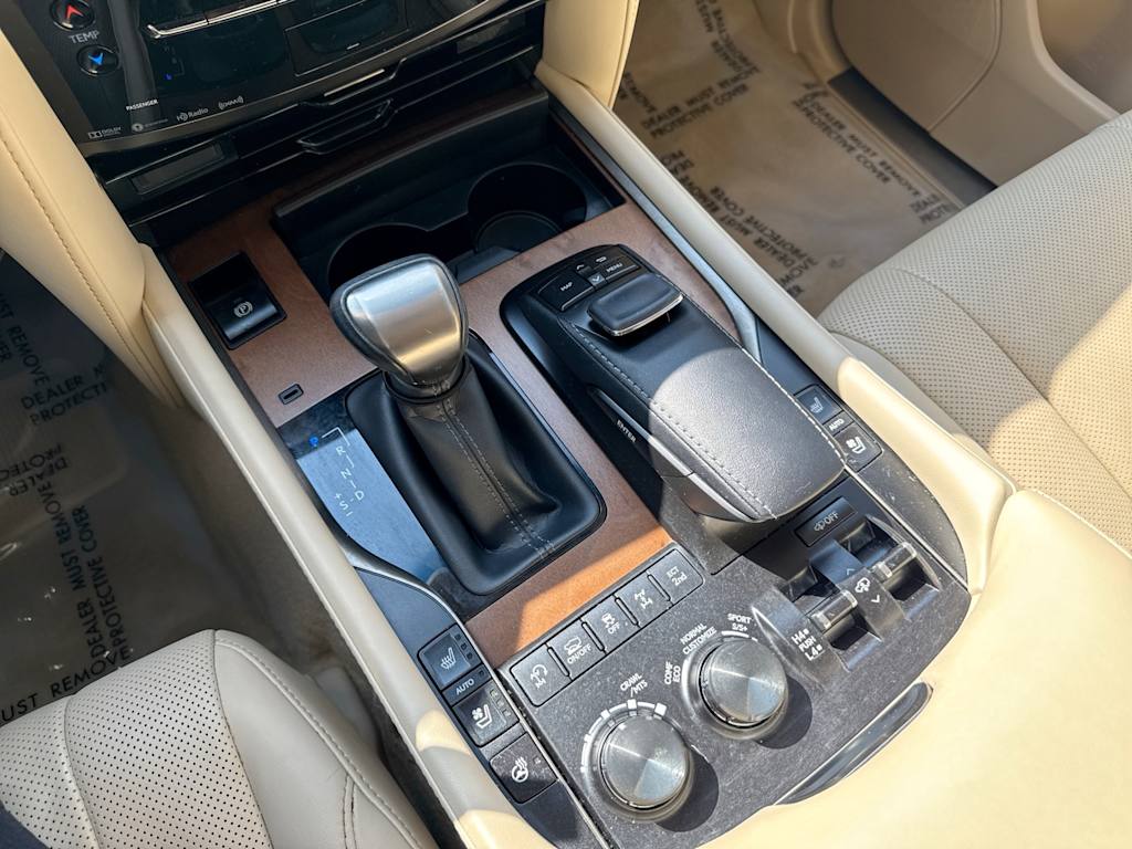 Thumbnail: 2020 Lexus LX - 26