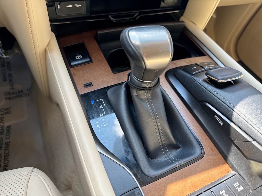 Thumbnail: 2020 Lexus LX - 27