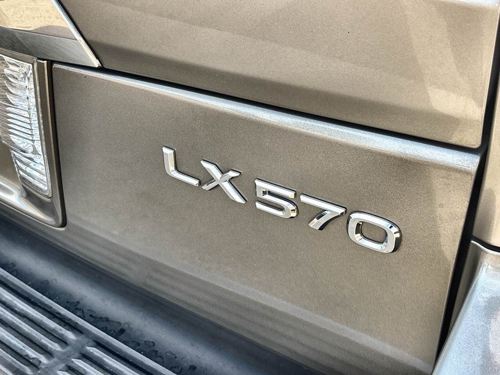 Thumbnail: 2016 Lexus LX - 7