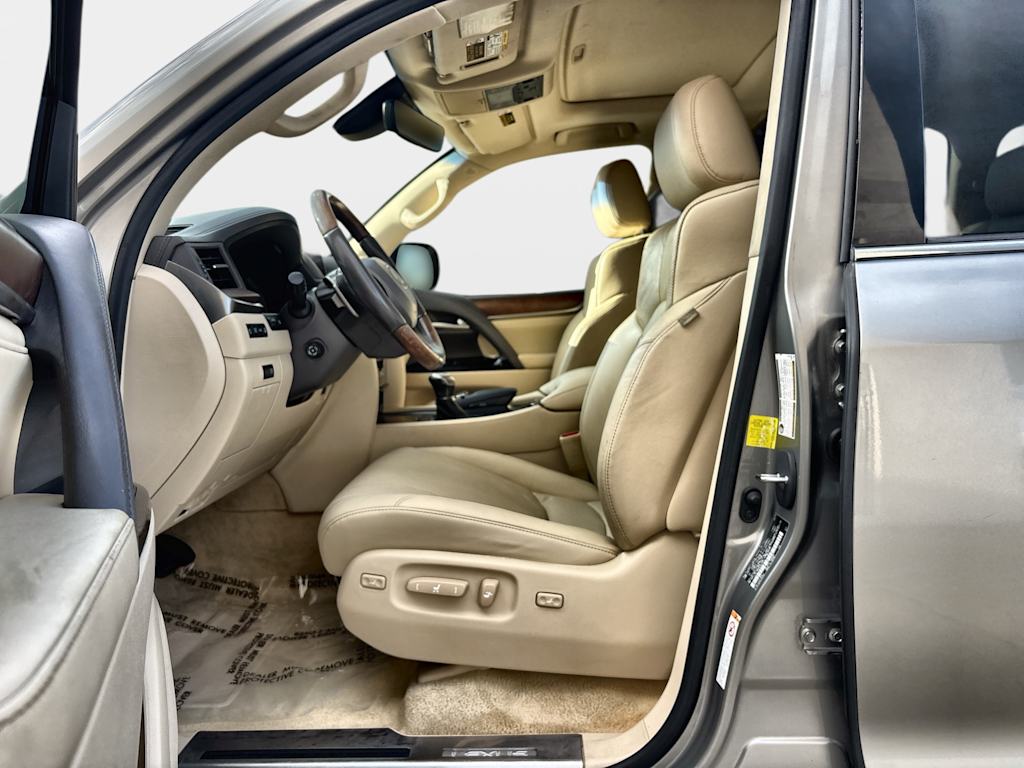 Thumbnail: 2016 Lexus LX - 11