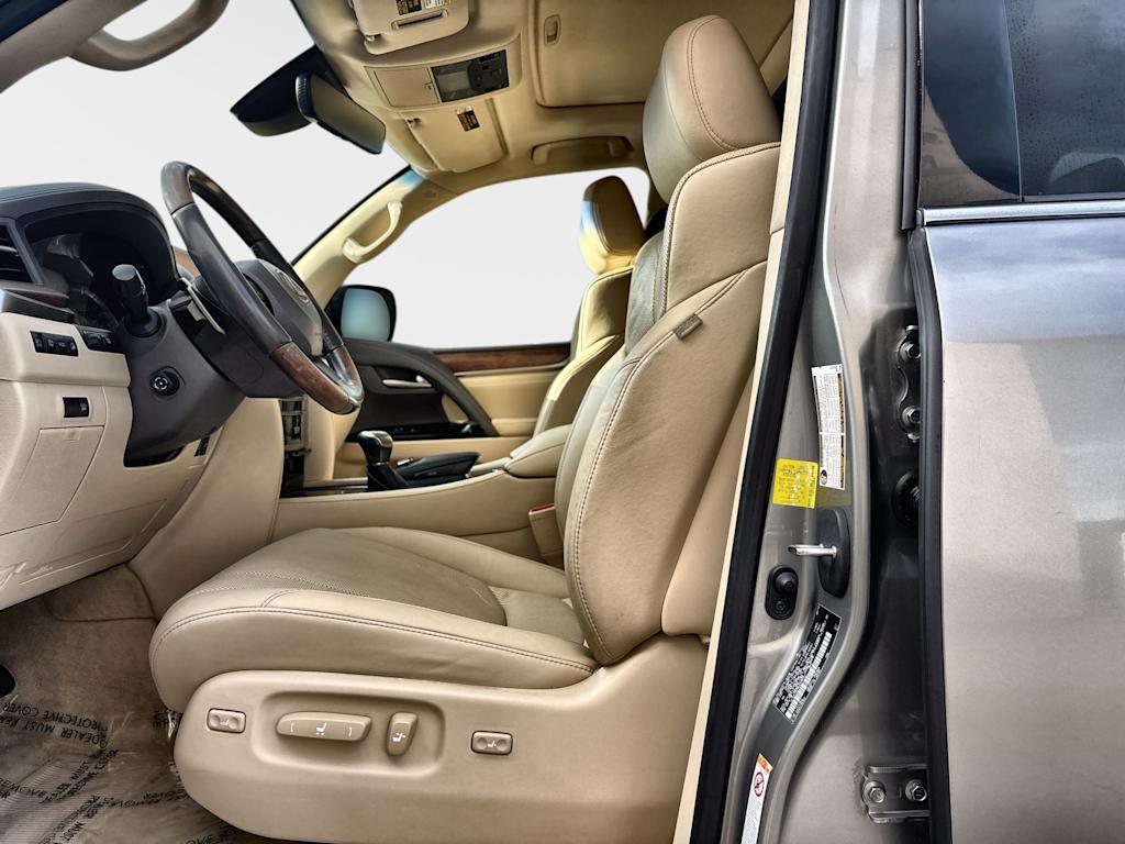 Thumbnail: 2016 Lexus LX - 12