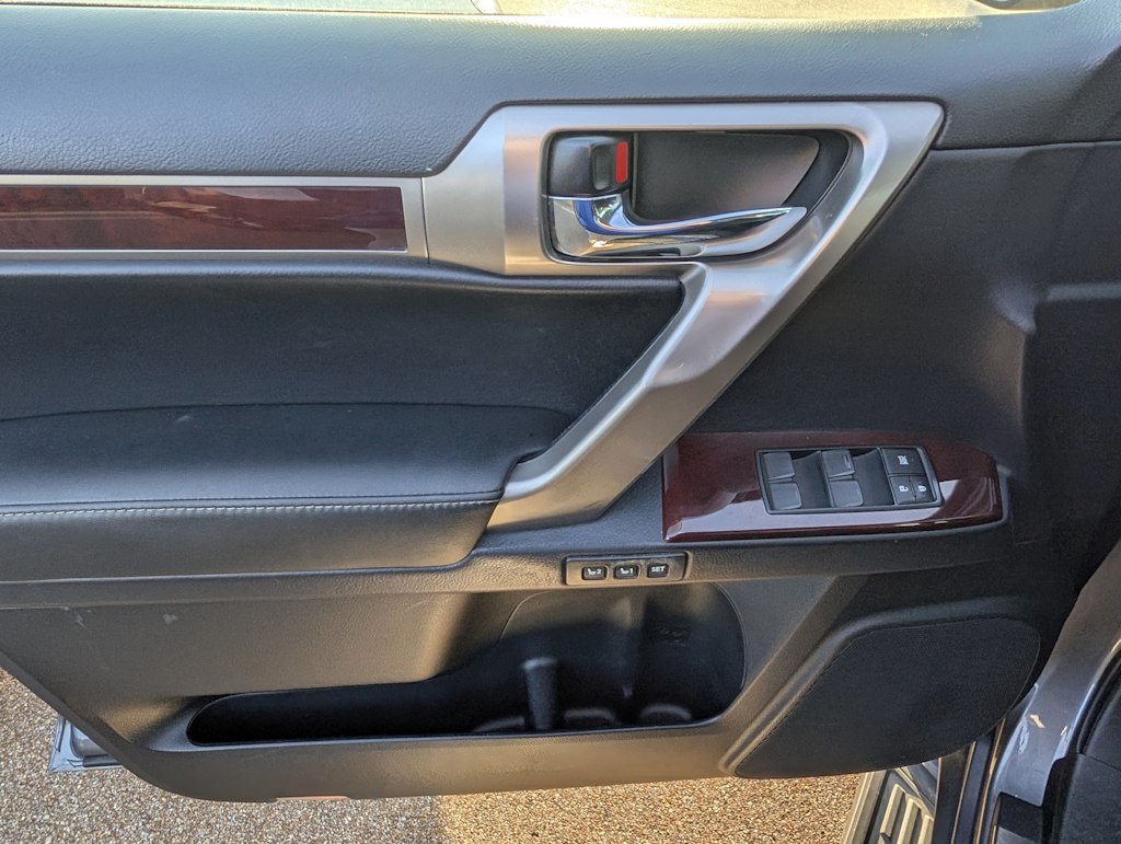 Thumbnail: 2017 Lexus GX - 12