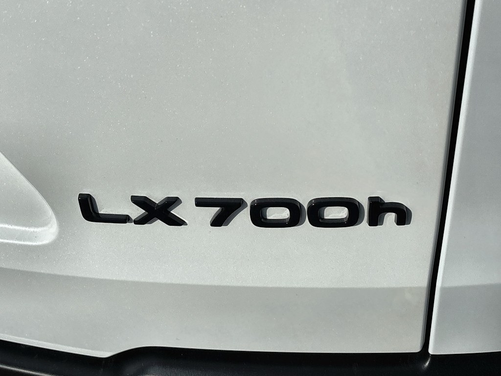 Thumbnail: 2025 Lexus ES - 7