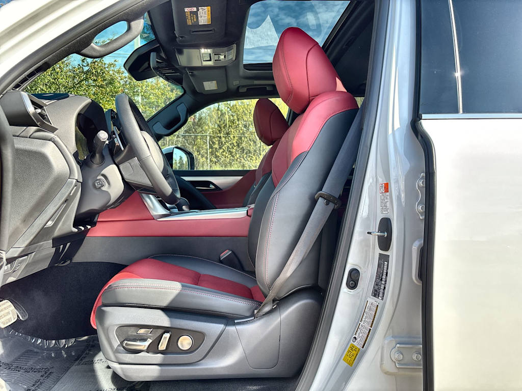 Thumbnail: 2025 Lexus ES - 12