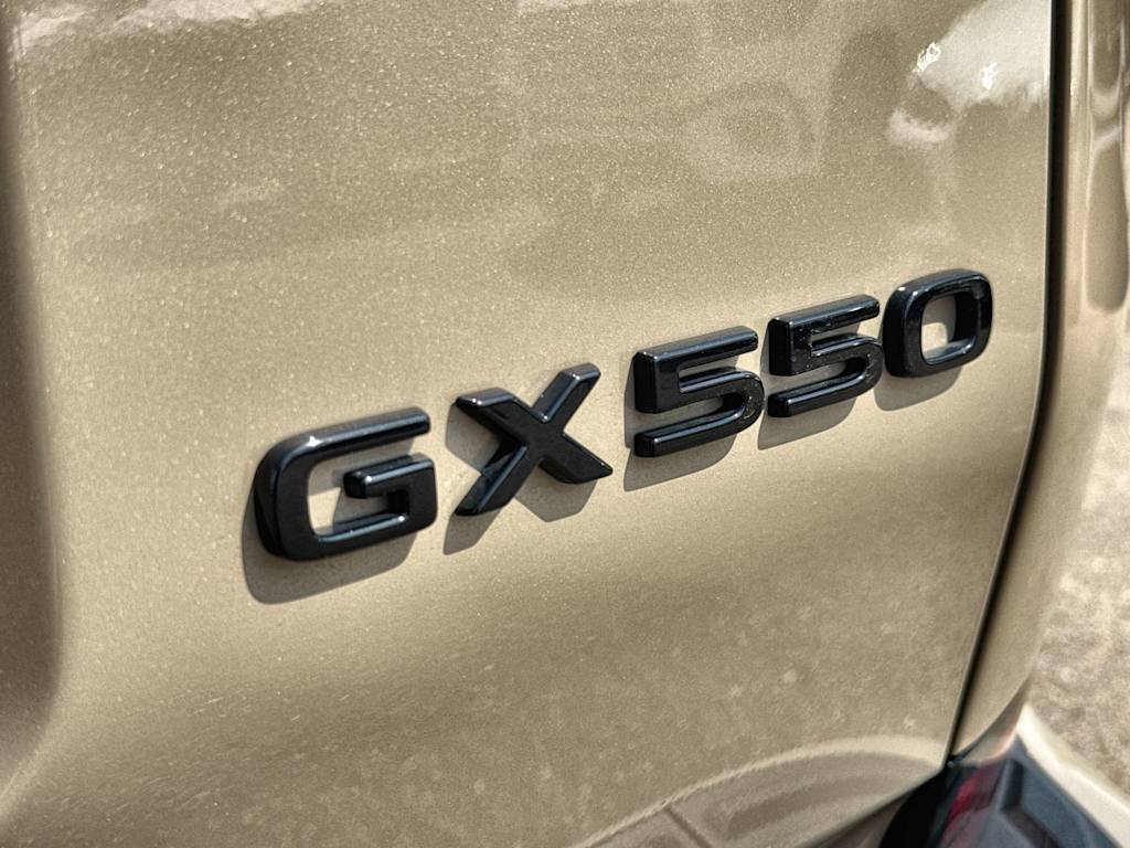 Thumbnail: 2025 Lexus ES - 7