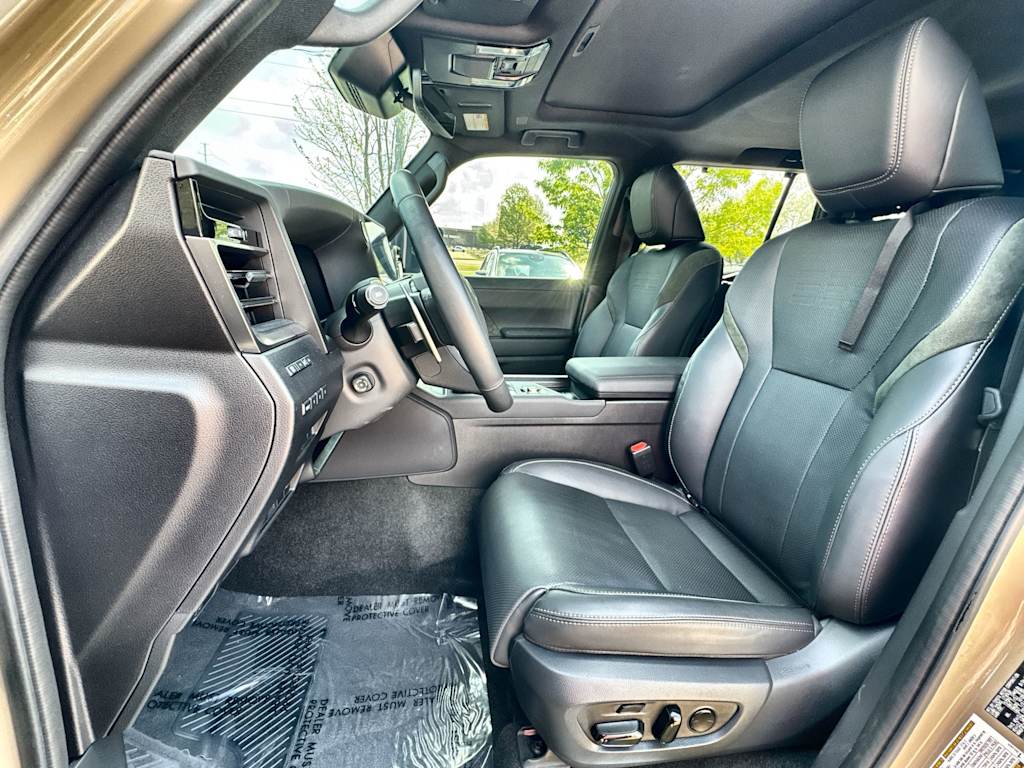 Thumbnail: 2025 Lexus ES - 12