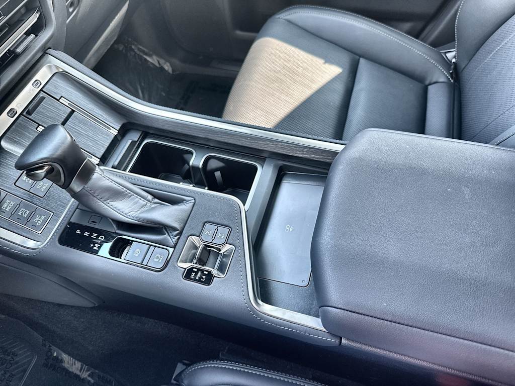 Thumbnail: 2025 Lexus ES - 15