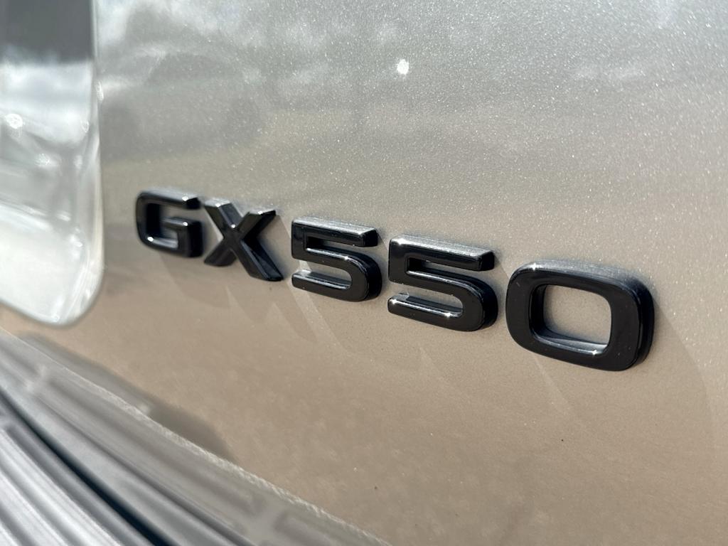 Thumbnail: 2025 Lexus ES - 7