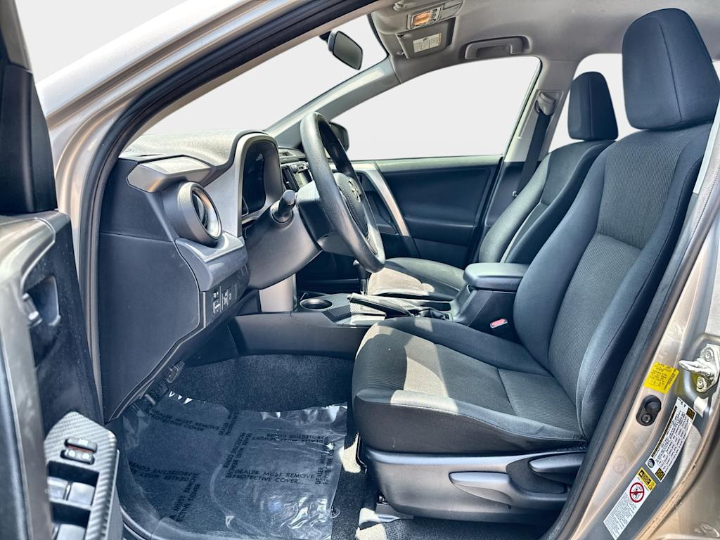 Thumbnail: 2015 Toyota RAV4 - 11