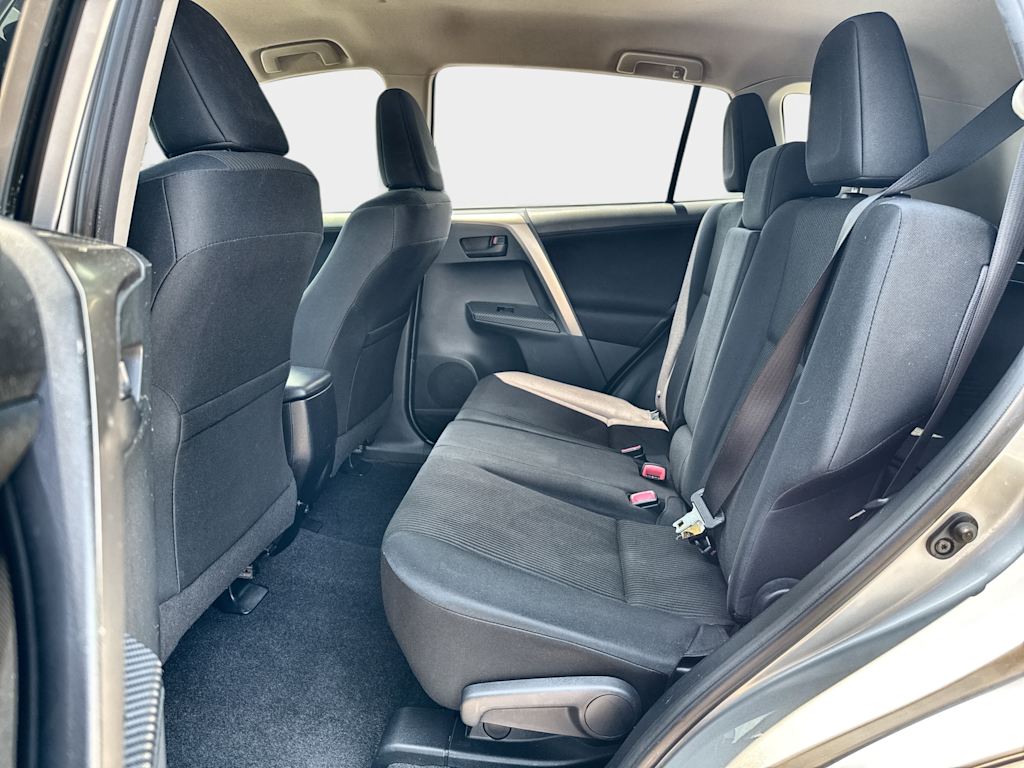 Thumbnail: 2015 Toyota RAV4 - 13
