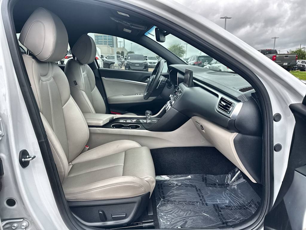 Thumbnail: 2023 Genesis G70 - 11
