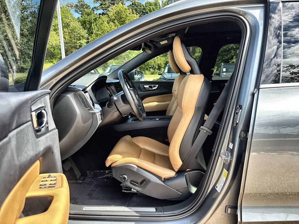 Thumbnail: 2019 Volvo XC60 - 11